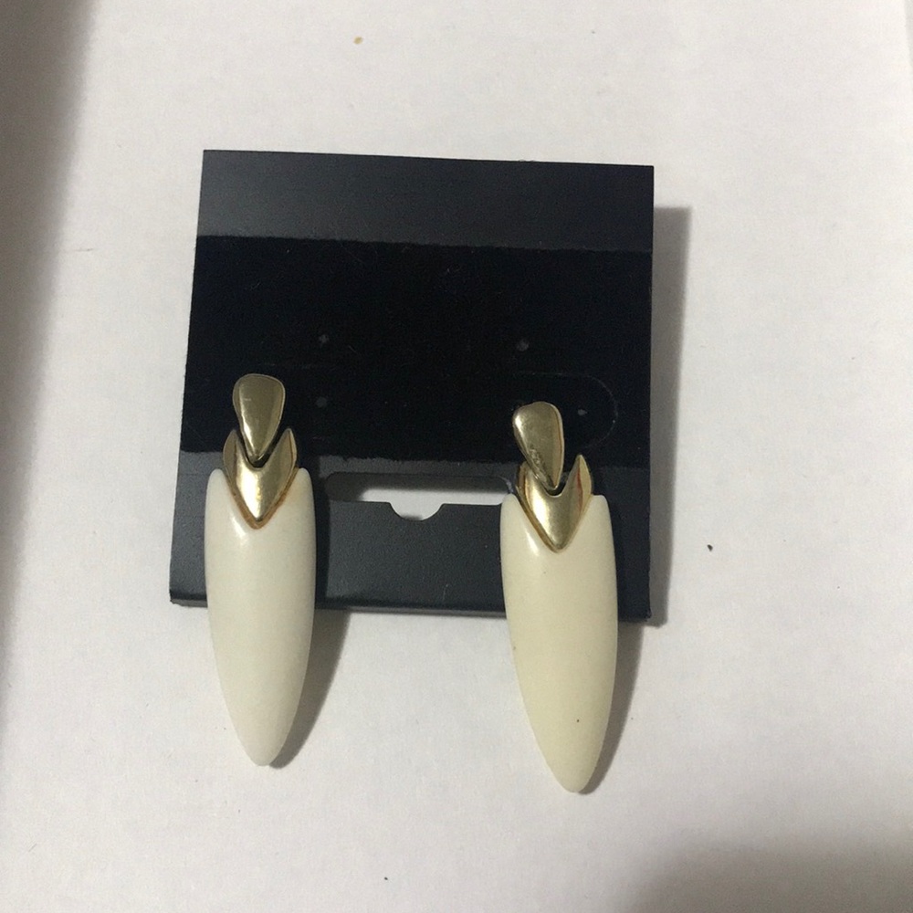 Wolf’s Fang Fashion Earrings